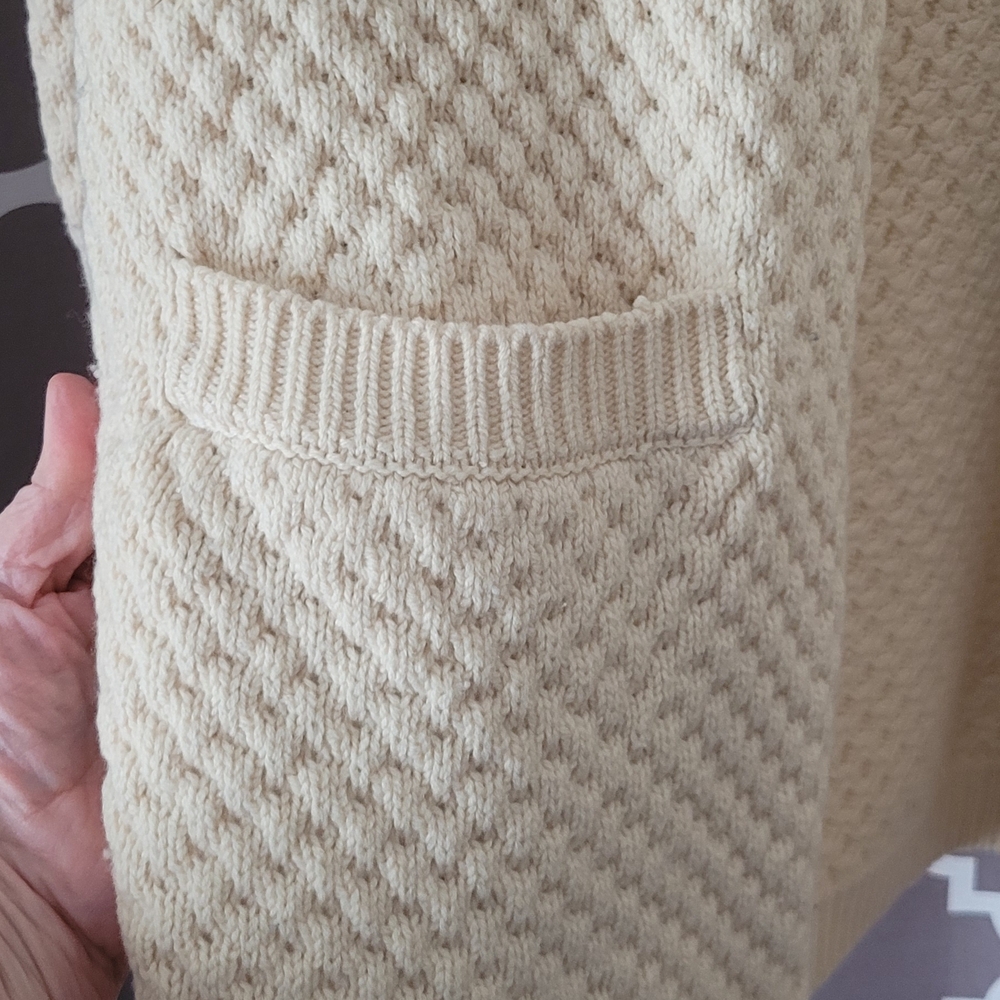 Vince Textured Cream Cardigan Wool/Yak Blend - Soft and Cozy -Exc Condition! - Picture 7 of 13